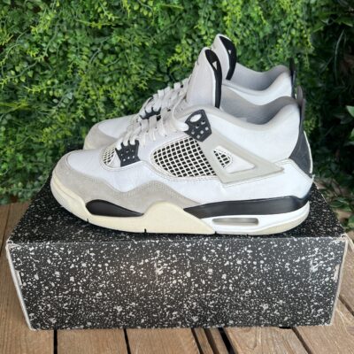 Jordan 4 military black (Taille 42,5) – Image 4
