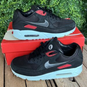 Air max 90 vinyle (Taille 42,5)