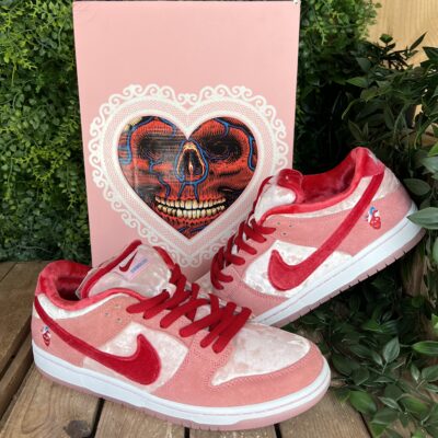 Dunk SB low strangelove special box (Taille 42)