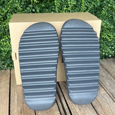 Yeezy Slide Slate Grey (Taille 40,5) – Image 8