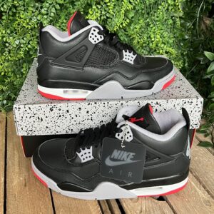 Jordan 4 bred reimagined (Taille 41)