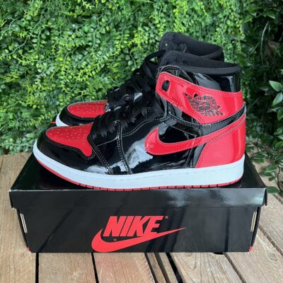 Jordan 1 High patent bred (Taille 42,5) – Image 4