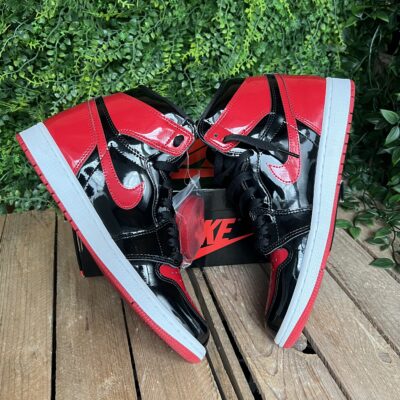 Jordan 1 High patent bred (Taille 42,5) – Image 7