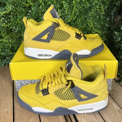 Jordan 4 lightning (Taille 44)