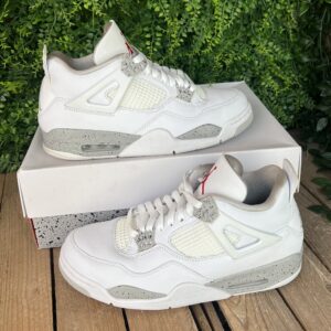 Jordan 4 Oreo (Taille 44)