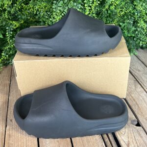 Yeezy Slide Onyx (Taille 44,5)
