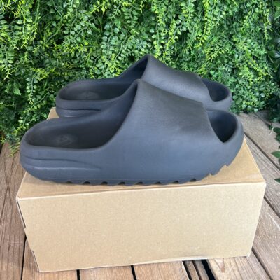 Yeezy Slide Onyx (Taille 44,5) – Image 2