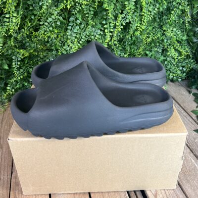 Yeezy Slide Onyx (Taille 44,5) – Image 4